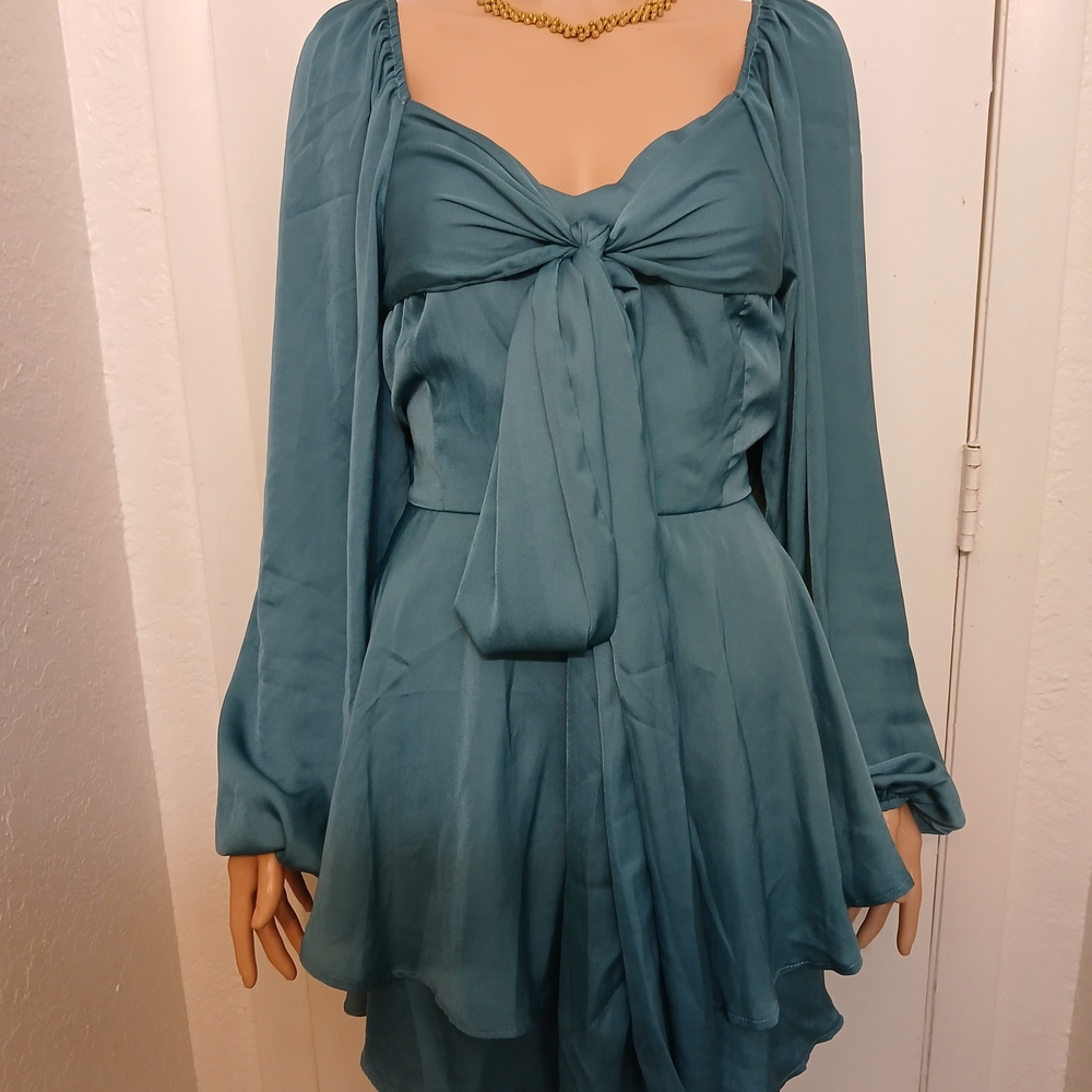 Elegant Teal Long-Sleeve Dress